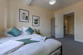 Modern Cozy 2BR Flat- Free parking- Near WBA - Birmingham - 2