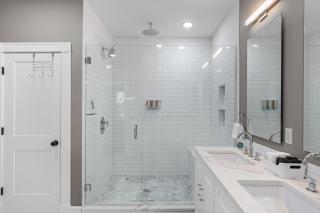 Uptown Elegant Escape | JZ Vacation Rentals - Tower Grove - 8