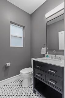 Uptown Elegant Escape | JZ Vacation Rentals - Tower Grove - 7