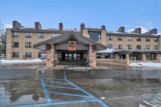 King Suite | 4 Guest | Great Views | Kitchenette - 4