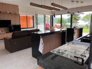 Beachfront house in Lagoinha - Ubatuba - 0