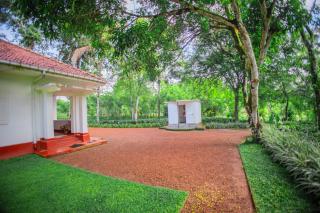 Waters Lodge - - 5