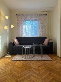 Urban Yard Retreat - Belgrad - 0