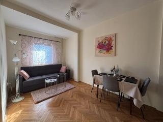 Urban Yard Retreat - Belgrad - 9