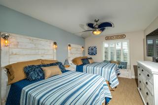 Oceanside Beach Condos - Oceanside - 2