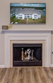 Full Condo w/ Pool & Gym, Sleeps 4 - 1