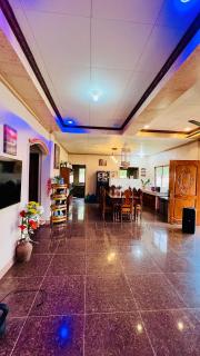Chateau La Princesa rooms with garden, Bar & billiard - Città di Puerto Princesa - 6