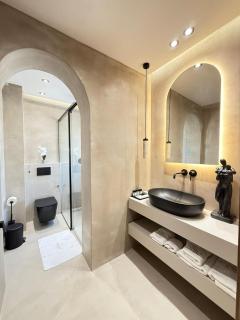 Noam Luxury Hotel - 1