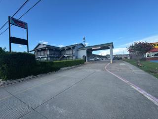 spanish trails inn - Lancaster - 0