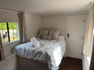 A charming cottage nestled in a peaceful woodland - Byfleet - 6