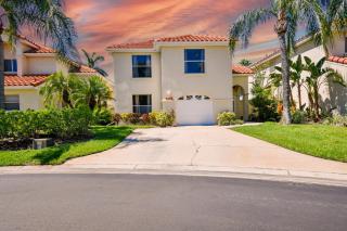 Modern 3-Bedroom Townhouse in Isla Del Sol - 7