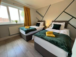 Welcoming House - Walking distance to Town Centre - Sleeps 5 - Free Parking, Self-Check-In, Fast WiFi and Smart TV by Yoko Property - Rugby - 4
