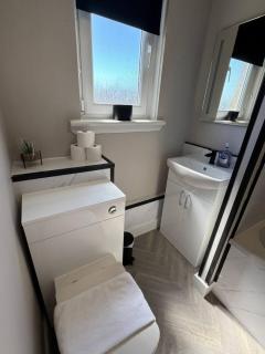 3 bedroom Falkirk flat - 8