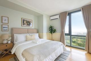 2 BR Golf View Loft Timeless Charm in Avant BGC - Manila - 0