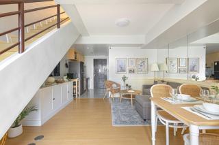 2 BR Golf View Loft Timeless Charm in Avant BGC - Manila - 9