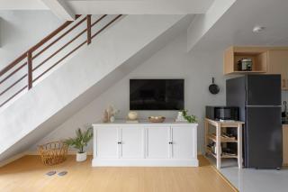 2 BR Golf View Loft Timeless Charm in Avant BGC - Manila - 7