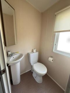 Stunning 2 Bedroom Caravan Pets go Free - Hunstanton - 4