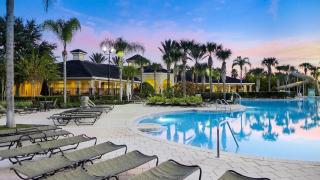 Firework view 6BR Home Pool/Spa/Game Near Disney! - Orlando - 1