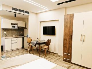 Luxury Accommodation - Sheikh Zayed - 0