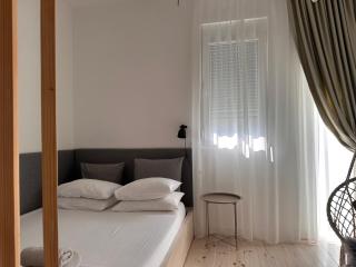 La Laguna Boutique Apartments - Bar - 4