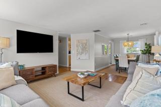 Pet & Family Friendly 4 Bedroom Home Close to Beaches! - Middletown - 4