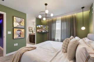 Family Oasis w/ Pool, Game Room & Themed Rooms - Davenport - 8