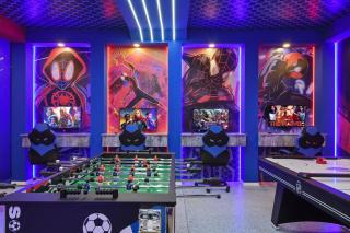 Family Oasis w/ Pool, Game Room & Themed Rooms - Davenport - 6