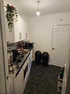 Charming 1-Bedroom with Balcony - Southampton - 2