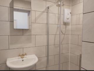 Charming 1-Bedroom with Balcony - Southampton - 4
