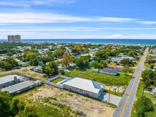 Brand New Home with In-ground Pool, Four Houses From Beautiful Laguna Beach - Panama City Beach - 8