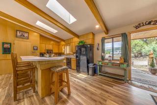 Rustic Alto Cabin with Hot Tub, Deck and Fireplace! - Alto - 3
