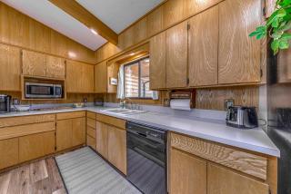 Rustic Alto Cabin with Hot Tub, Deck and Fireplace! - Alto - 2