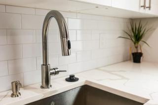 1bed1bath-central-kingbedwdwifi - 1