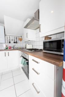 Stunning, stylish garden flat in the heart of Wimbledon - 4