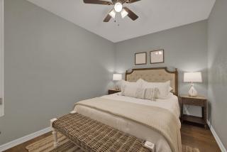 Weitz Getaway with Private Pool Two Hot Tubs - Fredericksburg - 8