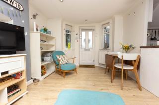 Stunning, stylish garden flat in the heart of Wimbledon - 7