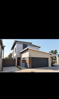 Big M's Luxurious home - Vosburg - 3