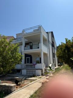 Apartments Lukacic - Tkon - 4
