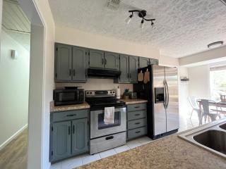 Shoreline House - 3