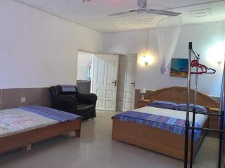 Sleeps8- Private Secure Parking- Garden- AirCon - - 5