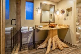Cozy Log Cabin With Mountain Views, Hot Tub, And Game Room - 6