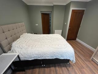 Luxury Ensuite with Bath - Galway - 0