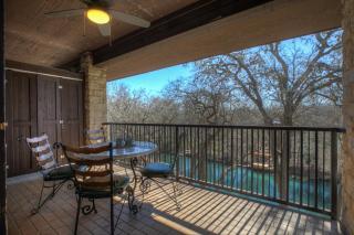 Luxury Riverfront Condo 1 BLK to Schlitterbahn! - New Braunfels - 7