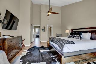 Luxury Riverfront Condo 1 BLK to Schlitterbahn! - New Braunfels - 5
