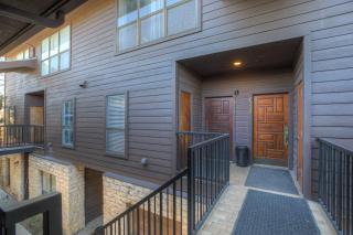 Luxury Riverfront Condo 1 BLK to Schlitterbahn! - New Braunfels - 4