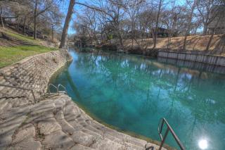 Luxury Riverfront Condo 1 BLK to Schlitterbahn! - New Braunfels - 3