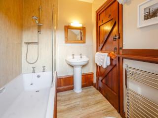 2 Bed in Barmouth 89394 - Dyffryn - 1
