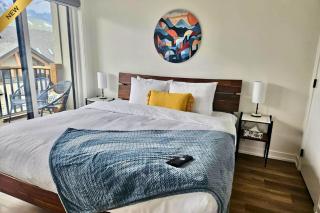Golden Escape 2 Bdrm Mountain VIEWS - managed by Little Sister Getaways - Canmore - 0