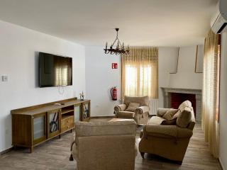 Rural getaway ideal for outdoor activities with jacuzzi - El Peral - 6