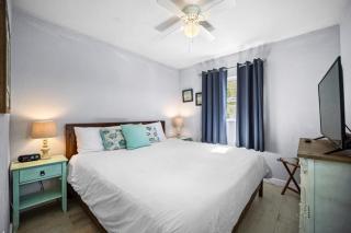 Canal Front Beach Home, Private Pool - 1